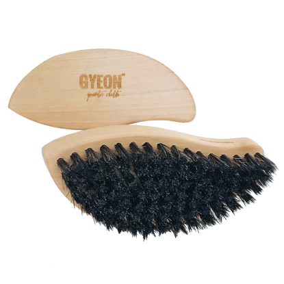 Щетка из конского волоса для очистки кожаного салона GYEON Q²M LeatherBrush